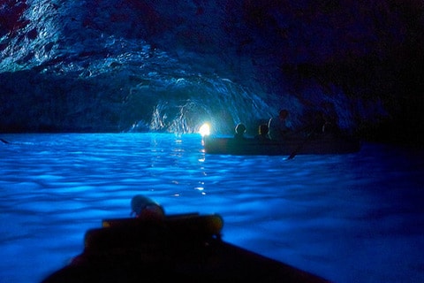 המערה הכחולה באי קאפרי איטליה