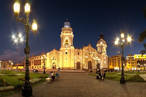 כיכר פלאזה דה ארמאס בירת פרו לימה