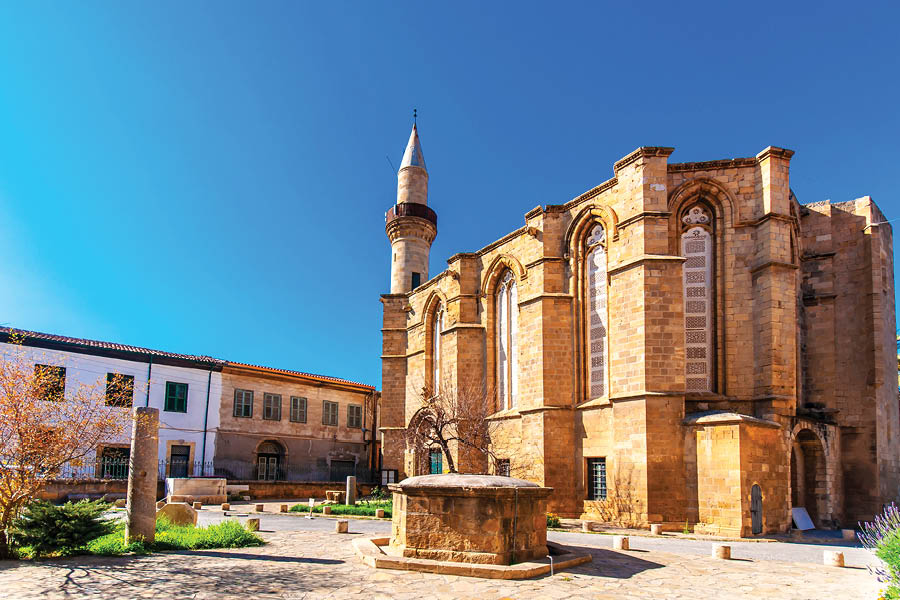 מסגד בכפר ניקוסיה, קפריסין