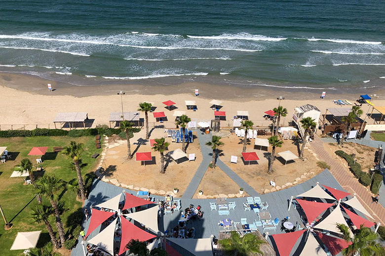 מלון חוף התמרים, עכו