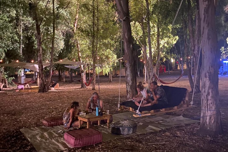 פינות ישיבה גלאמפינג