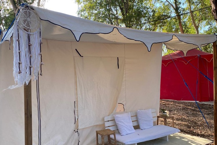 כניסה לאוהל ראג'סטני - דיסקו וואלי