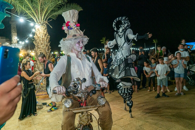 תיאטרון רחוב ואמני קרקס