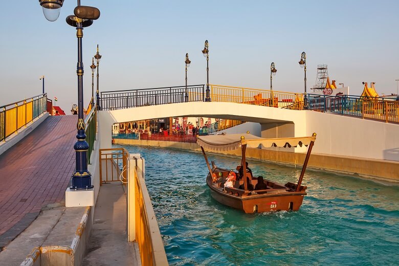 התניידות בסירות בדובאי