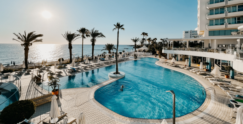 Sunrise Jade Hotel | מלון סנרייז בפרוטארס